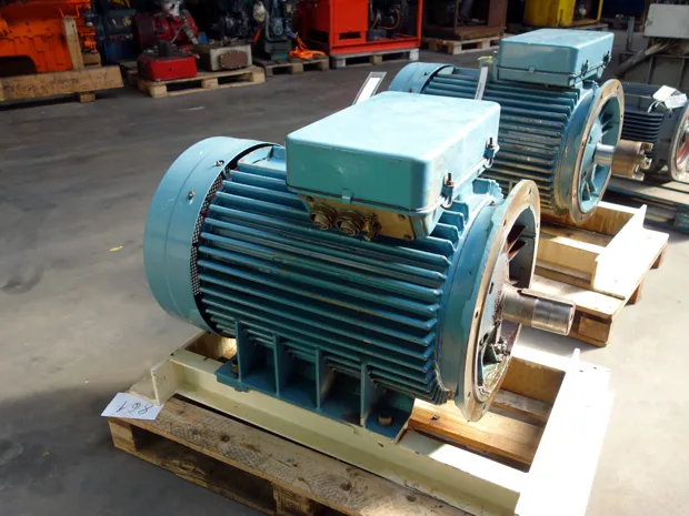 Image 2 of 3 - ABB - HXV 280M 4 B35