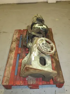 3 100L 4