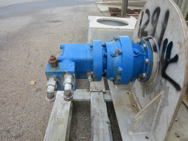 Image 3 of 5 - Tackle winch