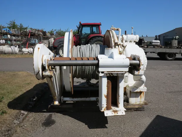 Image 1 of 6 - Trawl winch