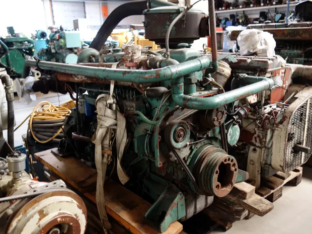 Image 2 of 4 - Scania - D11 6 cyl.