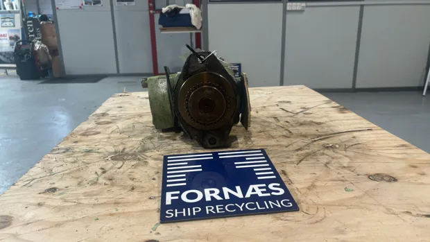 Image 5 of 9 - HP984