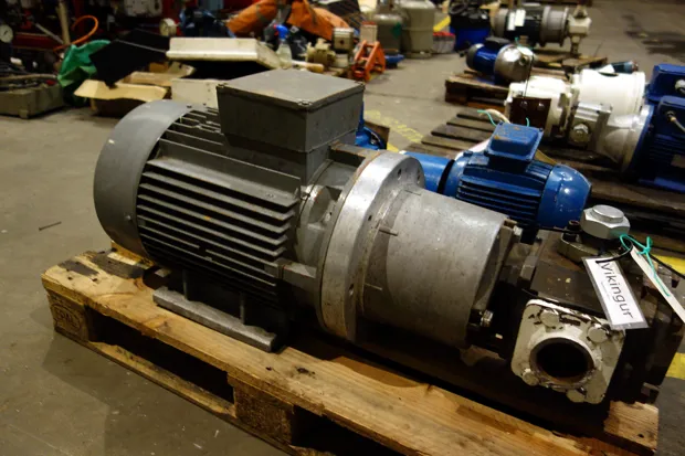 Image 2 of 3 - HP823