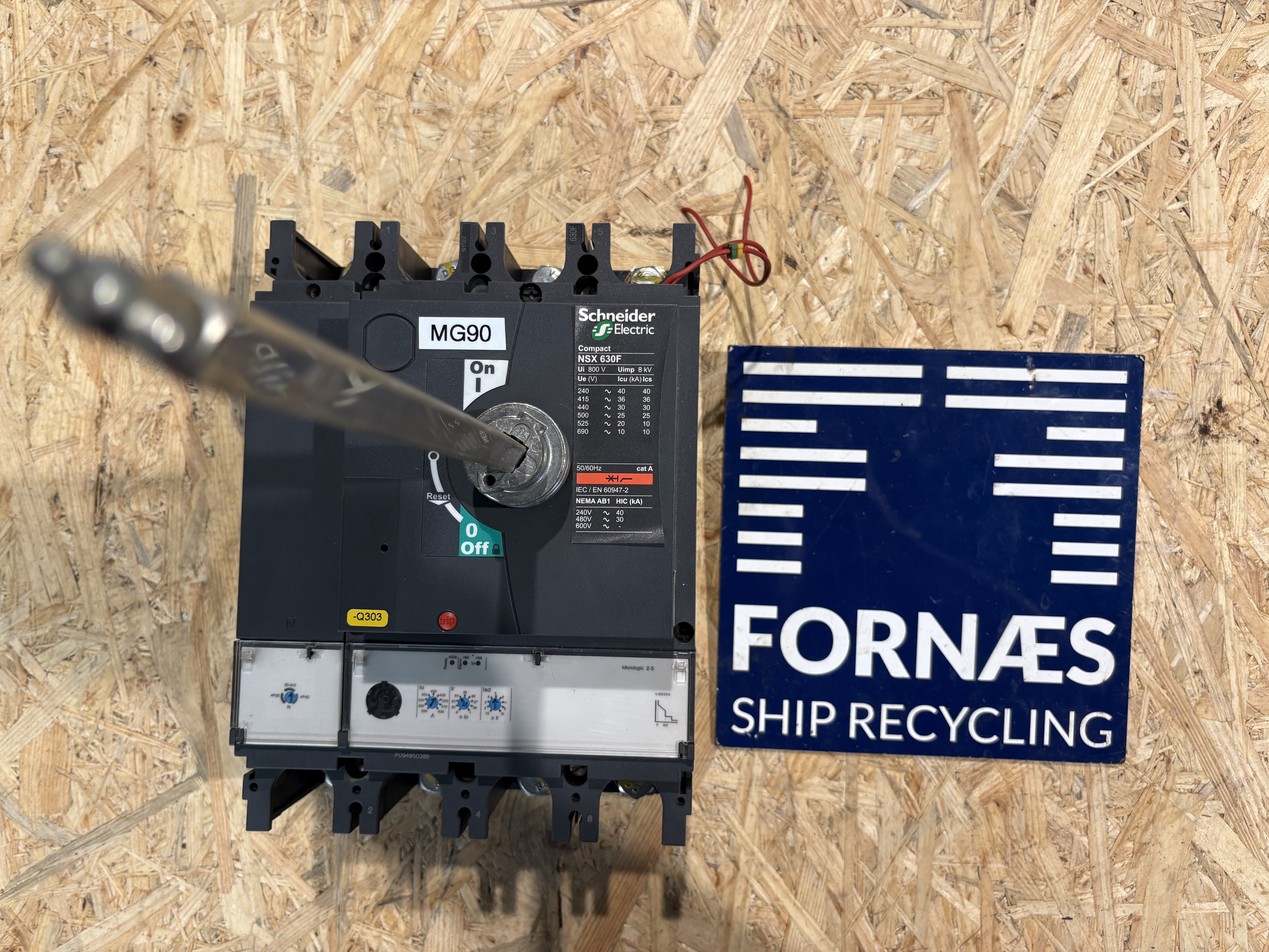 Schneider - Compact