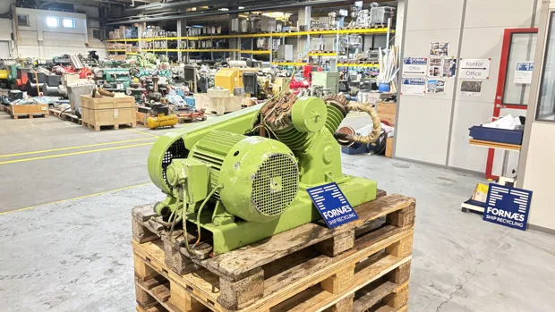 Image 3 of 9 - Espholin - H6