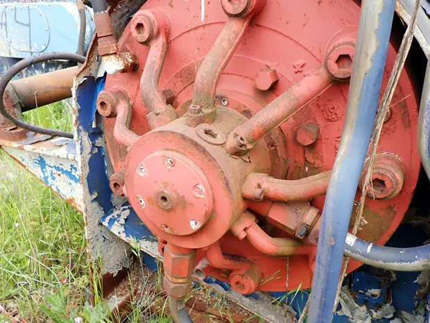 Image 3 of 4 - Split winch