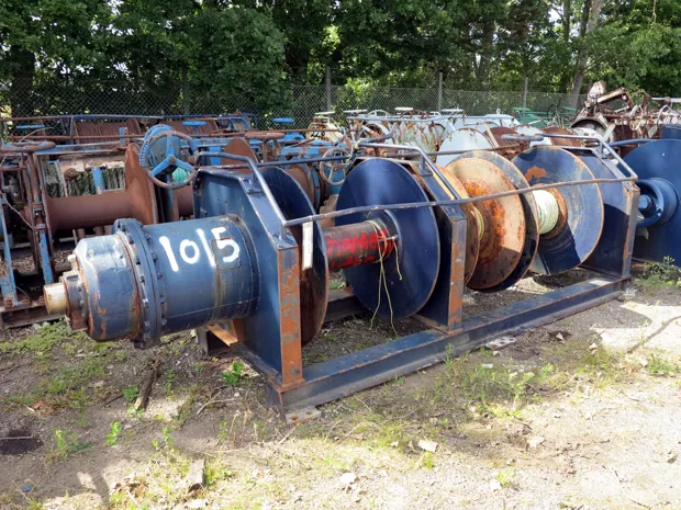 Image 2 of 4 - Trawl winch