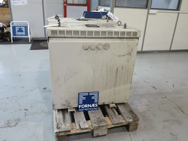 Image 1 of 3 - Polylux - SN: TTS140702783