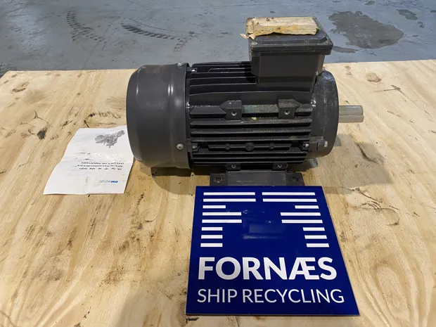 Image 3 of 6 - Dutchi Motors - DMA 90L4/2L