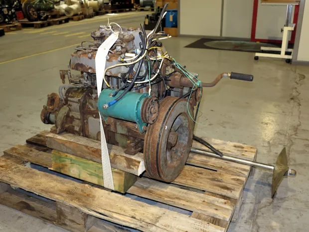 Image 3 of 6 - Volvo Penta - MD2