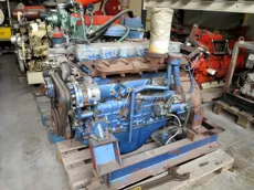 Isuzu - 6 cyl