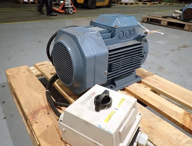 Image 2 of 4 - ABB - M2AA 160 L