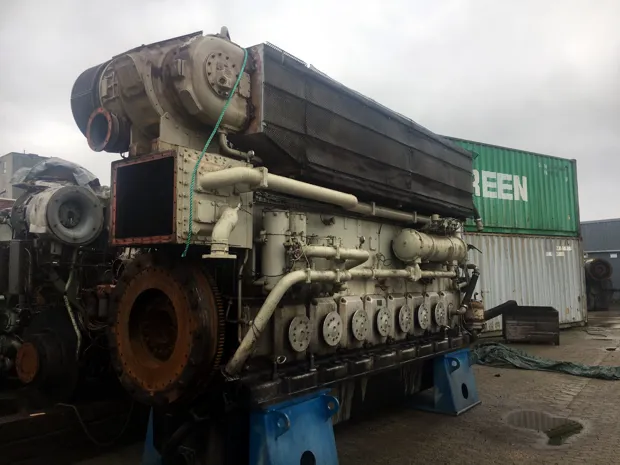 Image 8 of 14 - Wärtsilä - 8R32