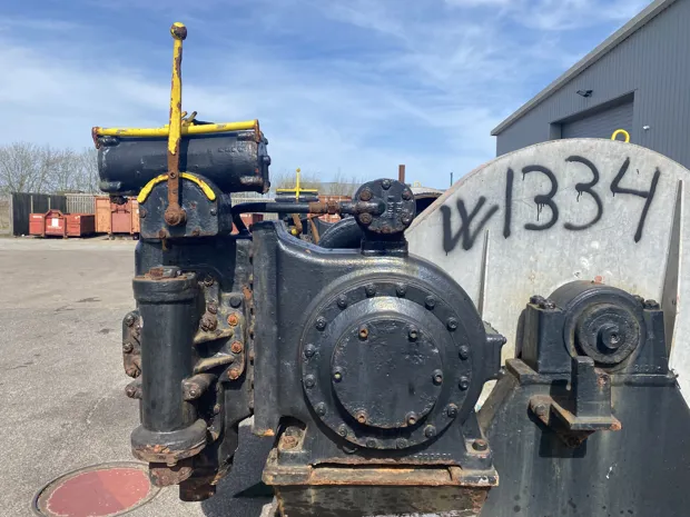 Image 6 of 10 - Anchor winch