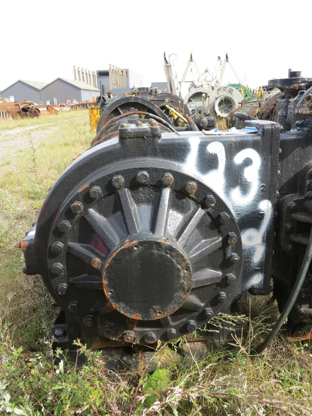 Image 6 of 7 - Anchor winch
