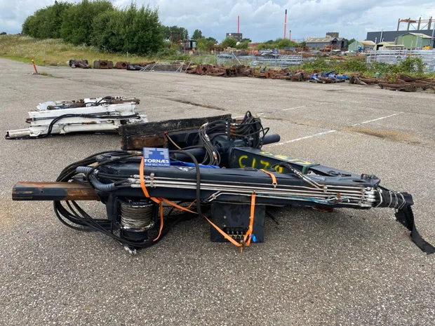 Image 2 of 6 - Foldekran