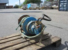 Small winch