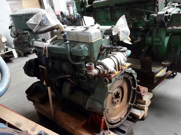 Image 4 of 5 - Scania - D11 R81SF