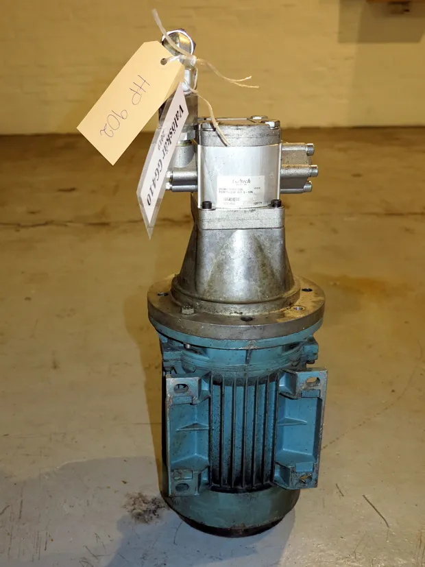 Image 1 of 5 - HP902