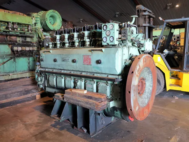 Image 2 of 4 - Sulzer (H. Cegielski) - 6AL20D-500-56