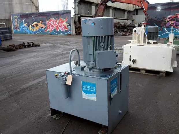 Image 2 of 3 - HS252