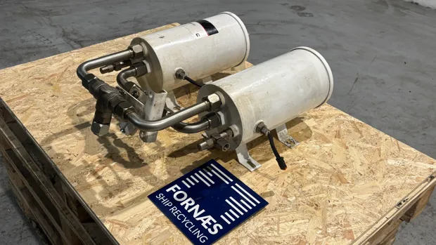 Image 4 of 9 - Fleetgaurd - Sea Pro FH24002