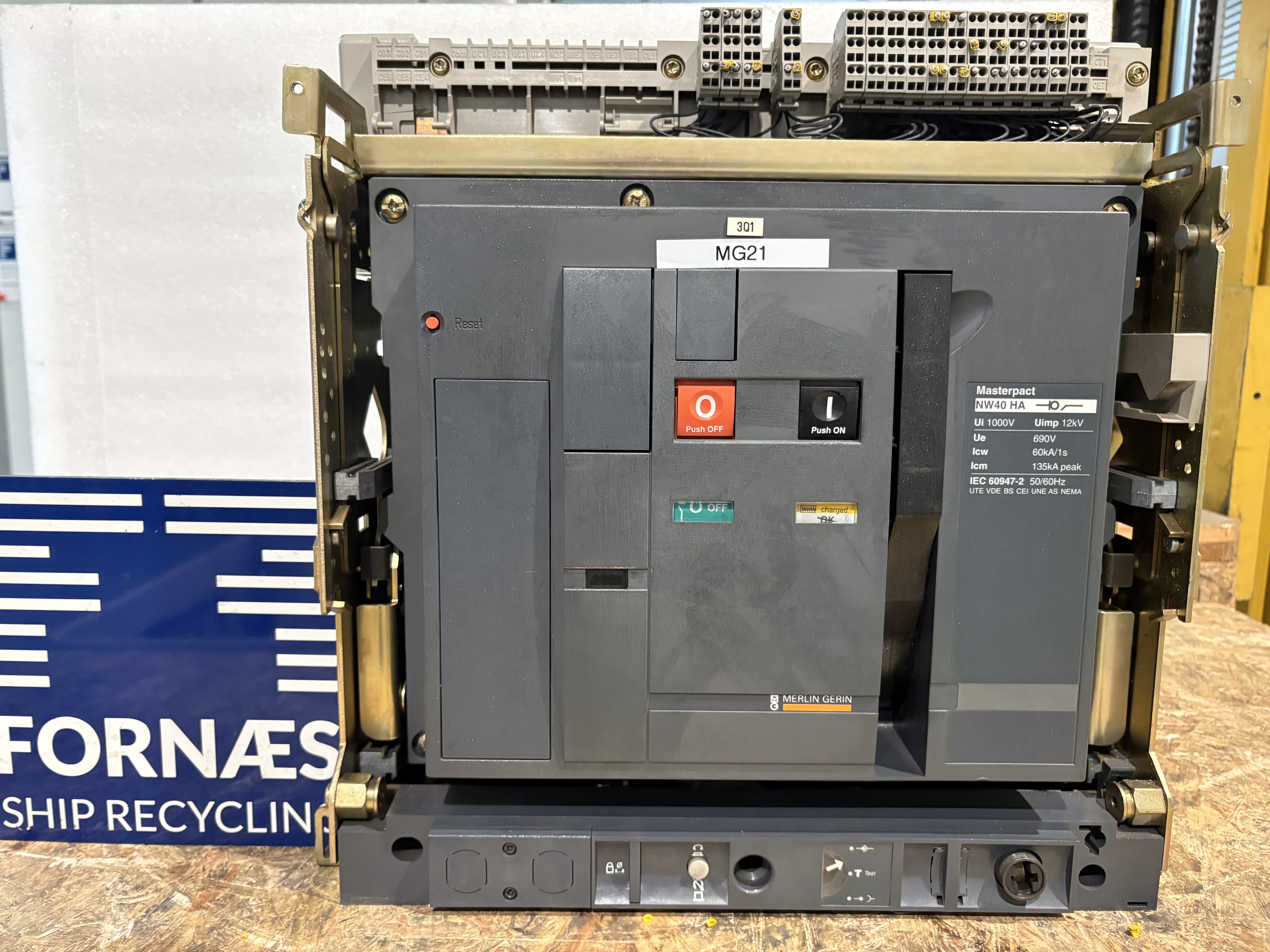 Merlin Gerin -  Masterpact