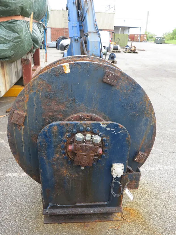 Image 3 of 4 - Trawl winch