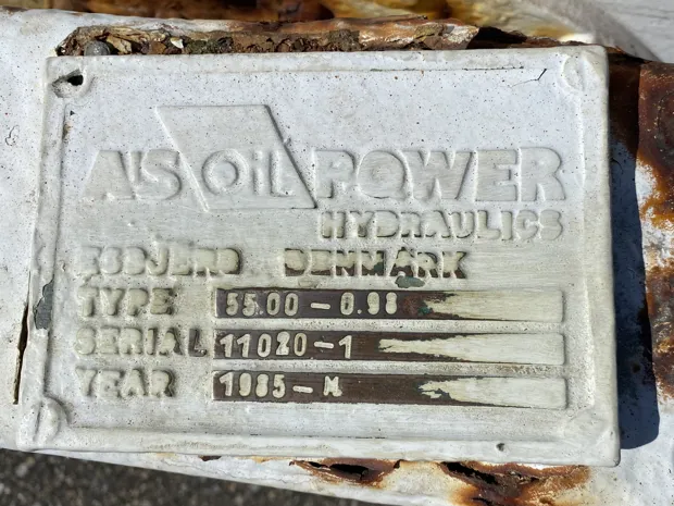 Image 7 of 7 - Sounder winch