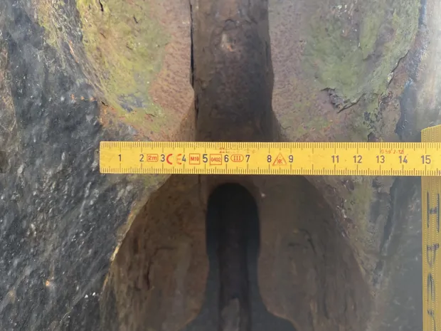 Image 8 of 10 - Anchor winch