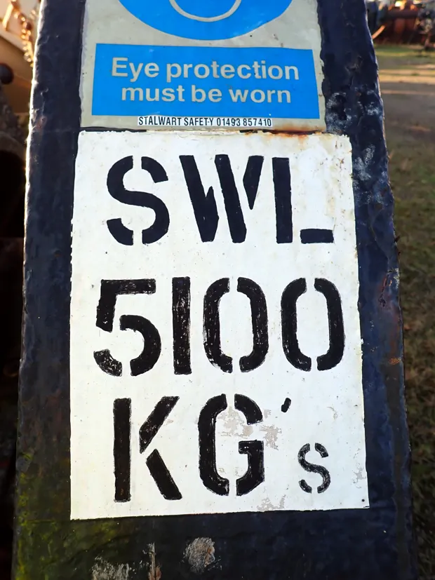 Image 5 of 5 - Mooring winch