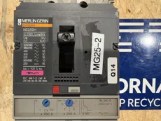 Merlin Gerin	 -  Compact