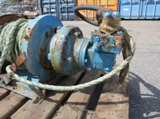 Small winch