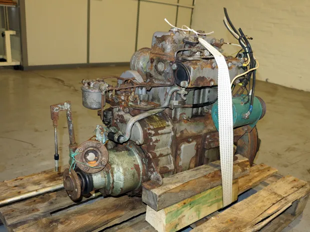 Image 1 of 6 - Volvo Penta - MD2