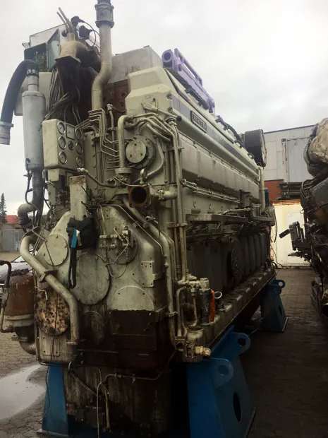 Image 6 of 14 - Wärtsilä - 8R32