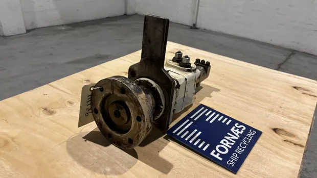 Image 2 of 8 - Danfoss - OMT 160 T