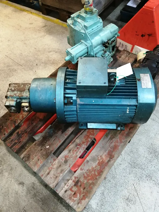 Image 1 of 7 - HP678