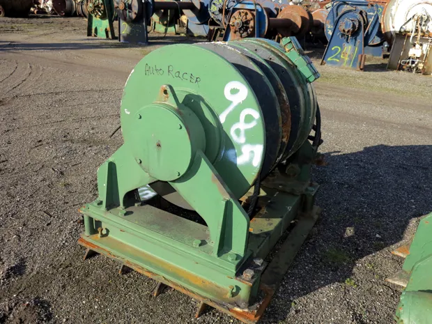 Image 2 of 2 - Mooring winch