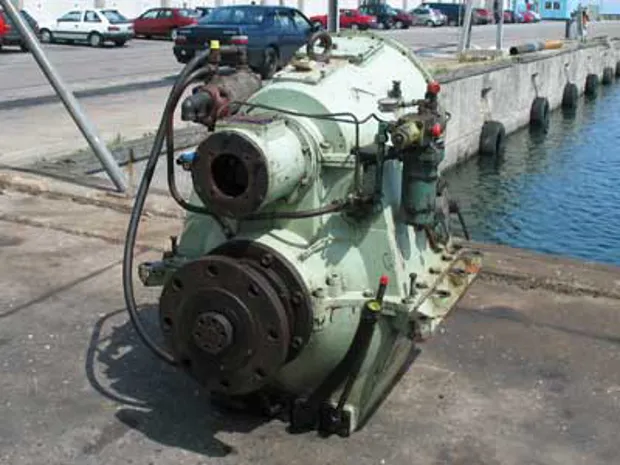 Image 1 of 5 - Ulstein - 220/AG