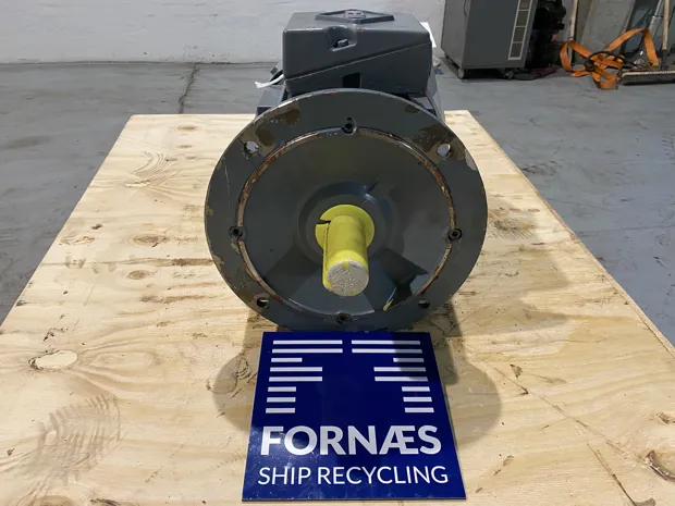 Image 2 of 5 - VEM - K11R132M