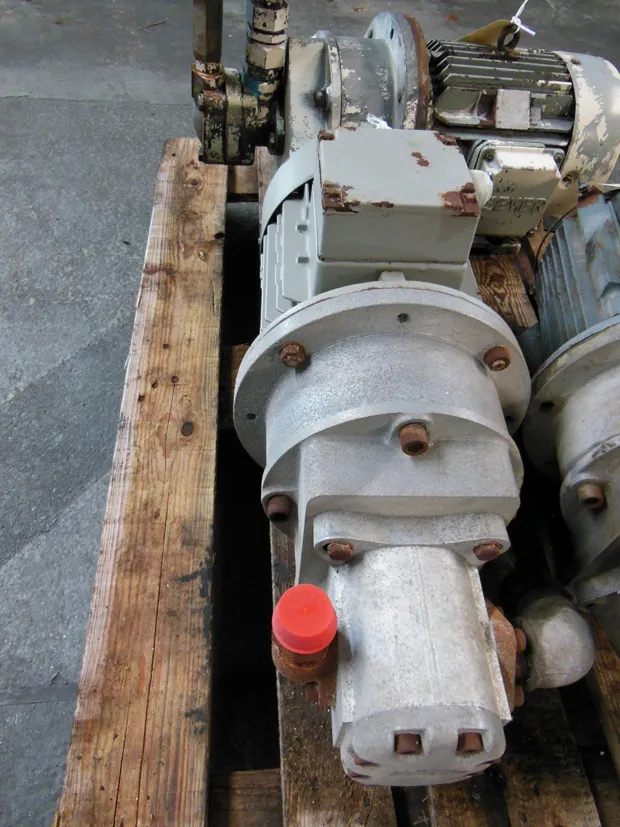 Image 2 of 3 - HP121