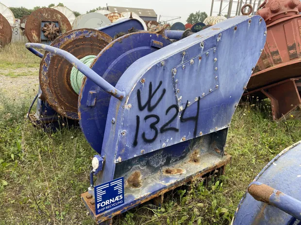 Image 1 of 7 - Trawl winch