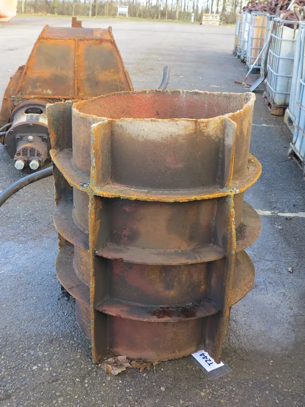 Image 1 of 4 - No plate