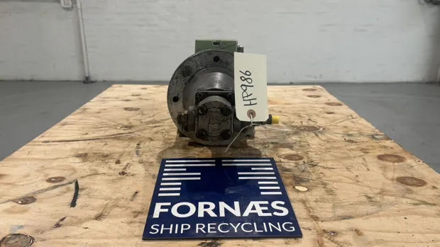 Image 4 of 9 - HP986