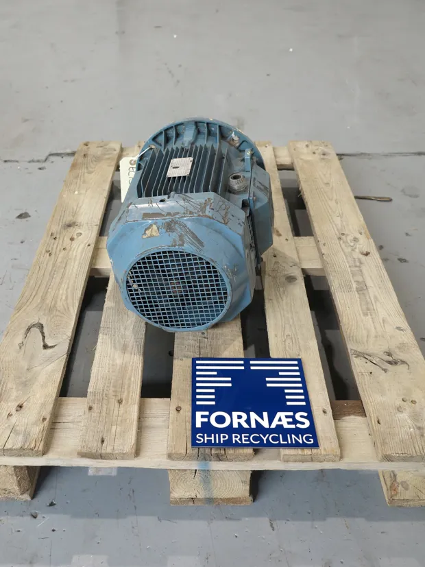 Image 1 of 3 - ABB - M3AA 132 SB