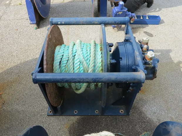 Image 3 of 5 - Tackle winch