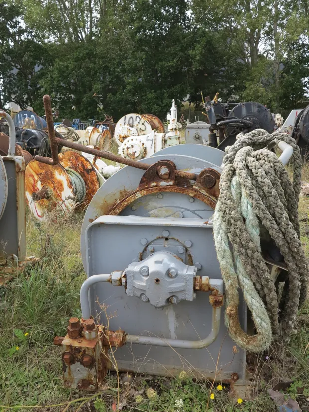 Image 3 of 4 - Trawl winch