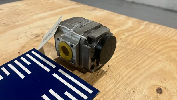 Image 4 of 8 - HP1000