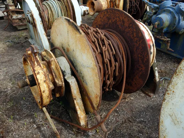 Image 2 of 2 - Anchor winch