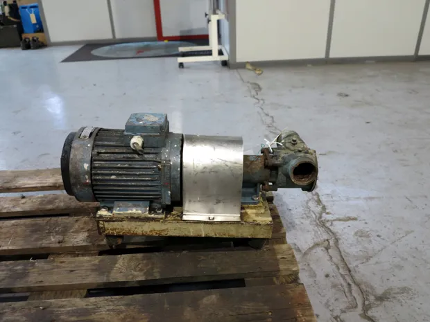 Image 2 of 4 - Johnson Pump - F8B 5000-VF